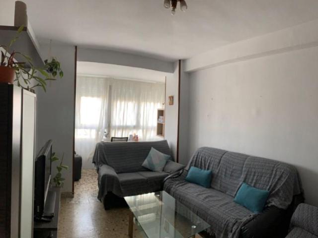 Piso en venta en Cádiz photo 0