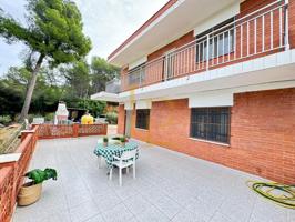 Casa en venta en Rubí photo 0