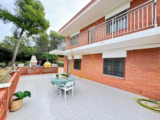 Casa en venta en Rubí photo 0