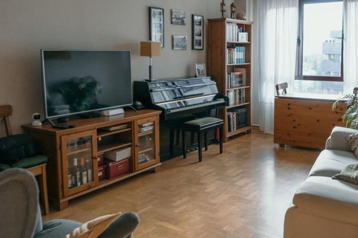 Piso en venta en Oviedo, Montecerrao photo 0