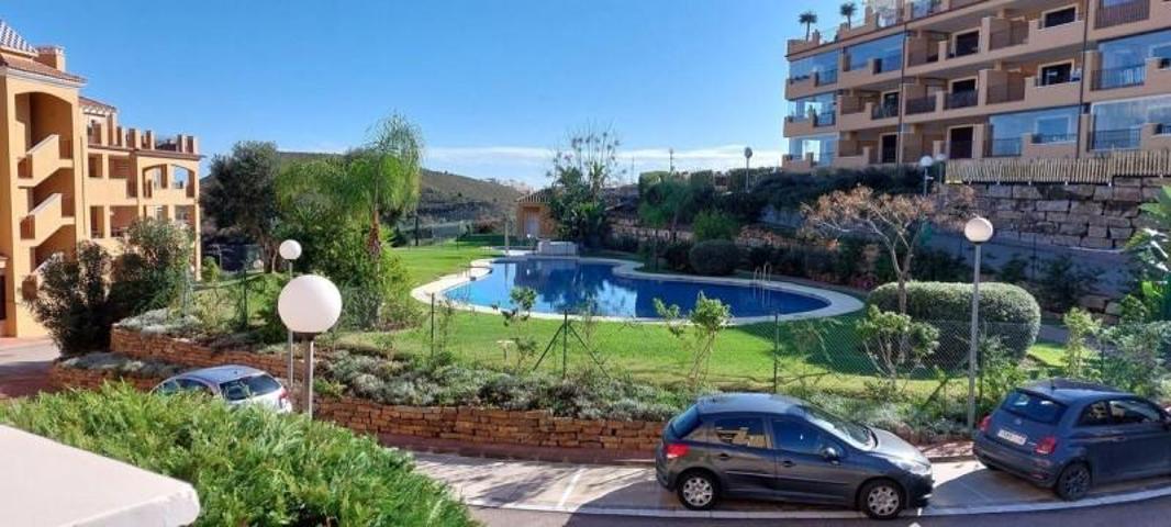 Apartamento en venta en Mijas, Calaburra - chaparral photo 0