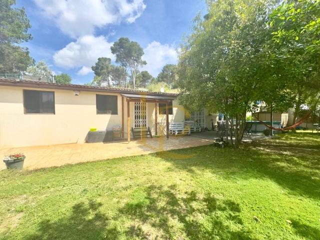 Casa en venta en Rubí photo 0