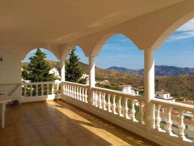 Adosada en venta en Canillas de Aceituno photo 0