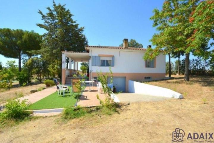 Casa con terreno en venta en Casar de Cáceres, Casar de Cáceres photo 0
