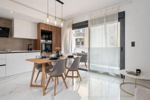 Piso en venta en Torrevieja, Torrevieja photo 0