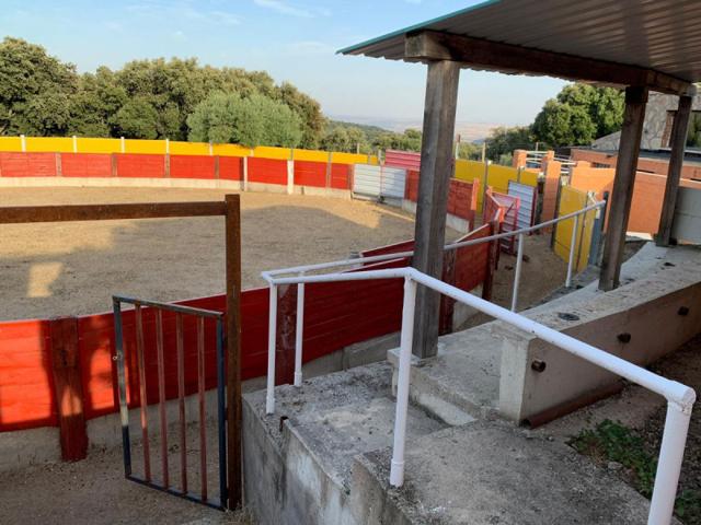 Chalet en venta en Cenicientos, Cenicientos photo 0