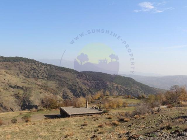 Casa con terreno en venta en Bérchules photo 0