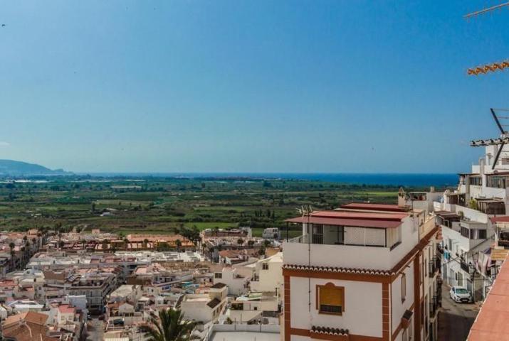 Casas de pueblo en venta en Salobreña, Salobrena photo 0