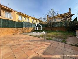 Chalet en venta en Llagostera photo 0