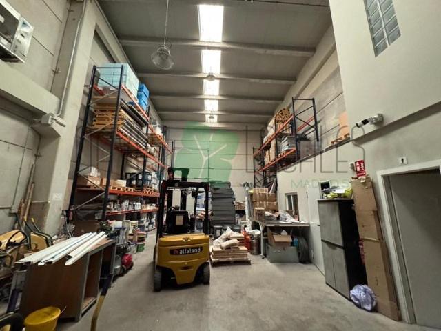 Nave industrial en venta en Fuenlabrada photo 0