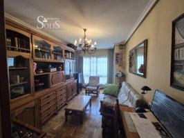 Piso en venta en Oviedo, Centro photo 0