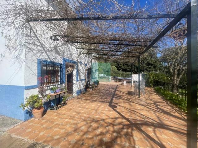 Casa con terreno en venta en Iznájar photo 0