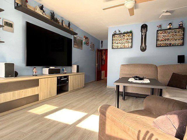 Piso en venta en Sant Boi de Llobregat, Casablanca photo 0