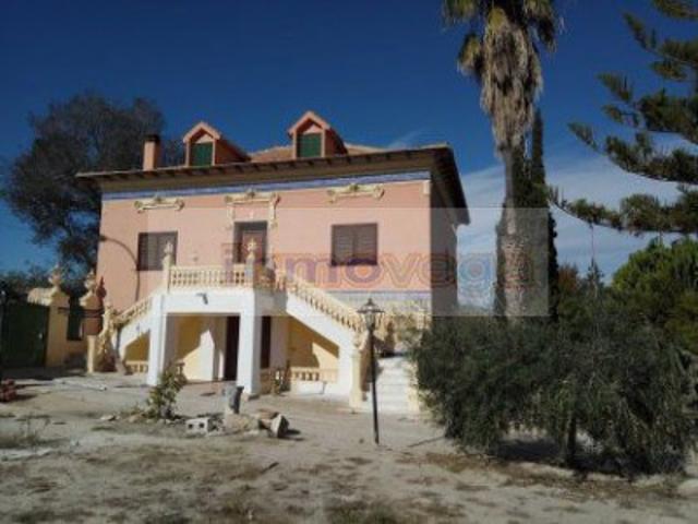 Chalet en venta en Bigastro, Centro photo 0