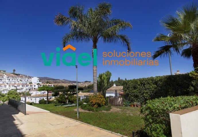 Apartamento en venta en Benalmádena, Torrequebrada photo 0