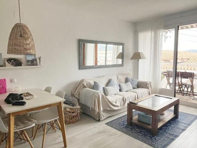 Piso en venta en Palamós photo 0