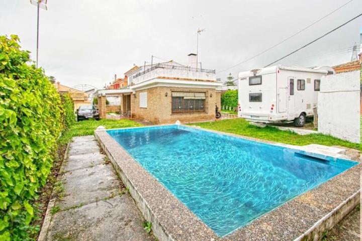 Casa en venta en Salteras photo 0