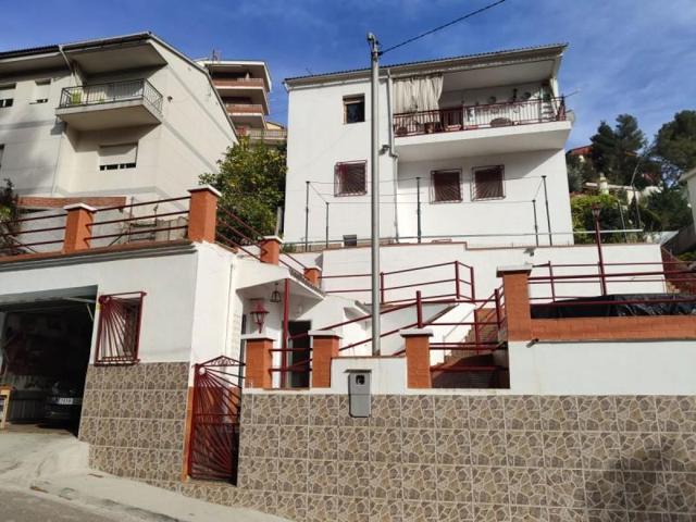 Casa en venta en Corbera de Llobregat, Corbera De Llobregat photo 0