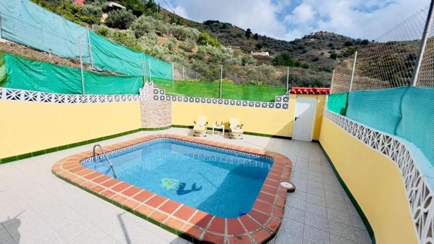 Chalet en venta en Torrox, Pueblo photo 0