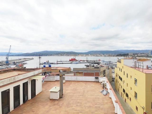 Piso en venta en Palamós photo 0