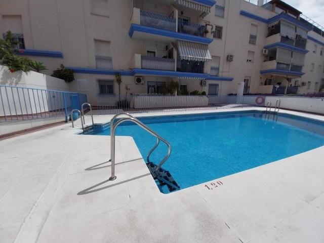 Apartamento en venta en Estepona, Avenida Andalucia photo 0