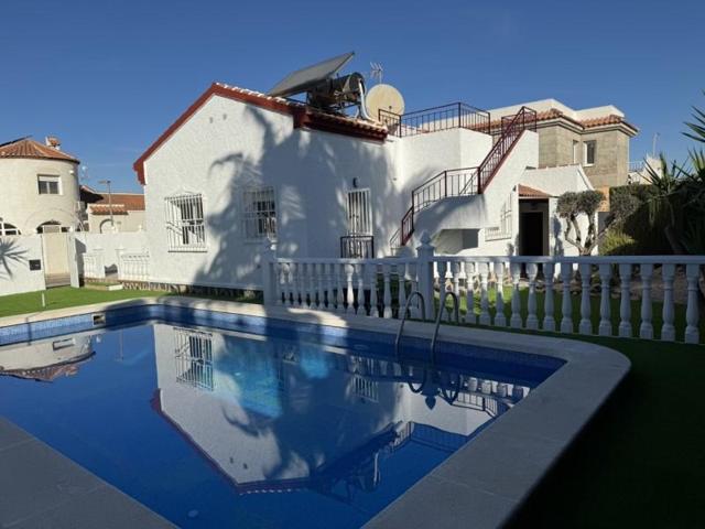 Chalet en venta en Los Alcázares photo 0