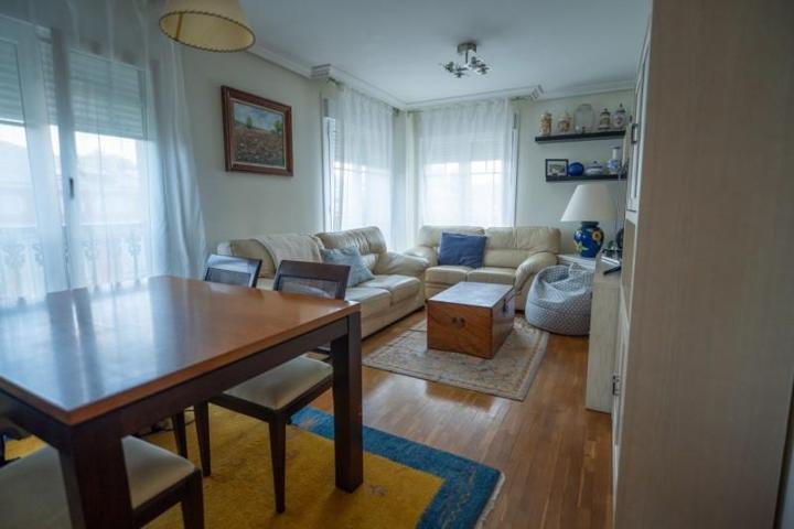 Piso en venta en Navia, Navia photo 0
