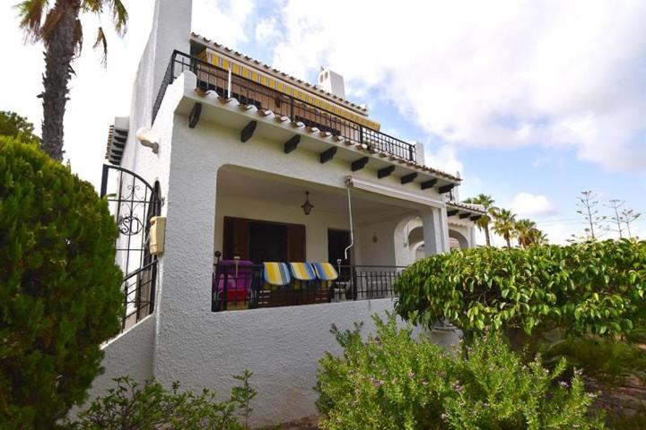 Adosada en venta en Orihuela Costa, Cabo Roig photo 0