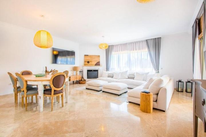 Apartamento en venta en Marbella, El Vicario photo 0