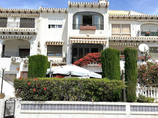 Adosada en venta en Orihuela Costa, Cabo Roig photo 0