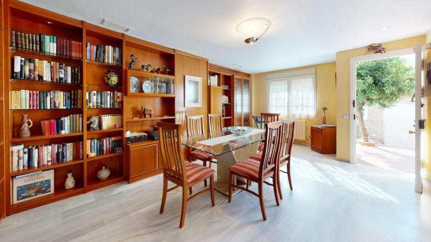 Casa en venta en Mairena del Aljarafe, Urbanizaciones photo 0