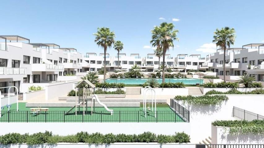 Bungalow en venta en Torrevieja, Los Balcones photo 0