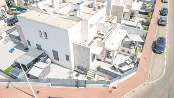 Adosada en venta en Torrevieja, Aguas Nuevas photo 0