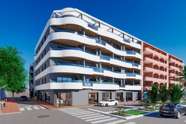 Apartamento en venta en Torrevieja, Playa de los Locos photo 0