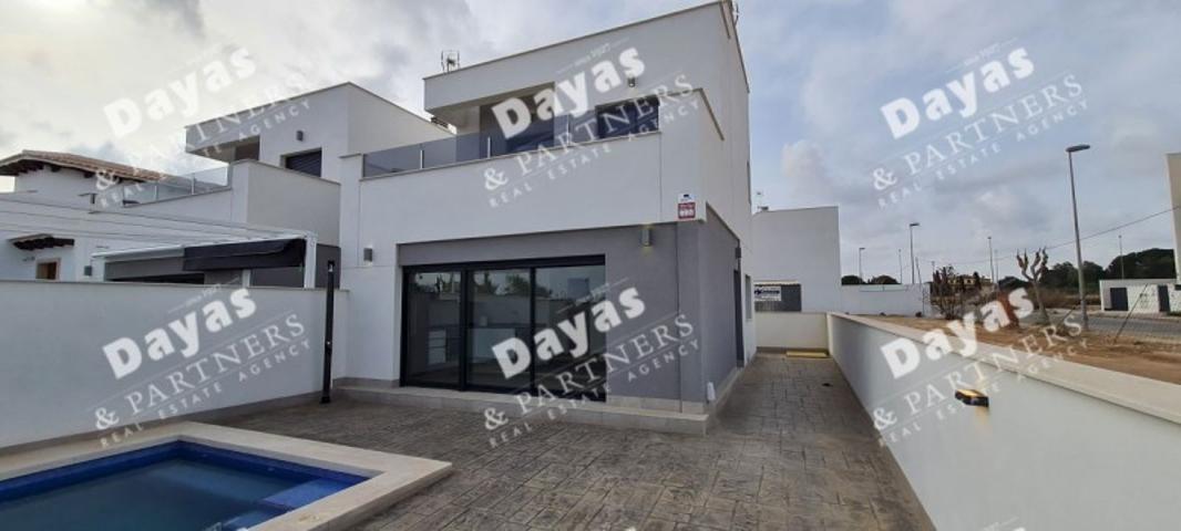 Chalet en venta en Orihuela Costa, Orihuela Costa photo 0