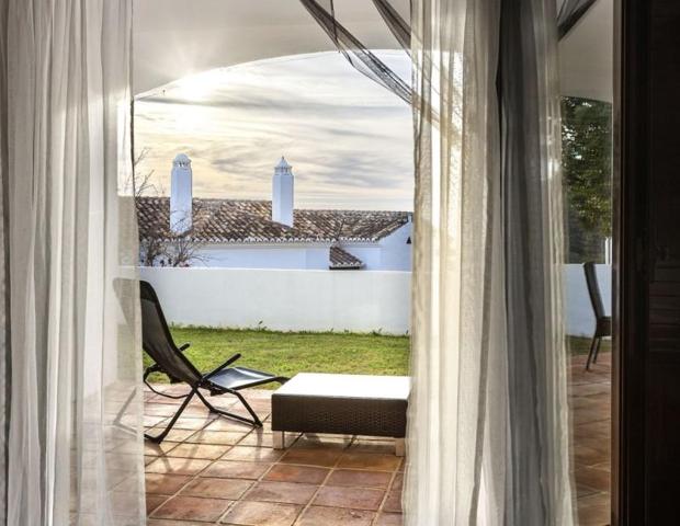 Apartamento en venta en Marbella, Los Monteros photo 0