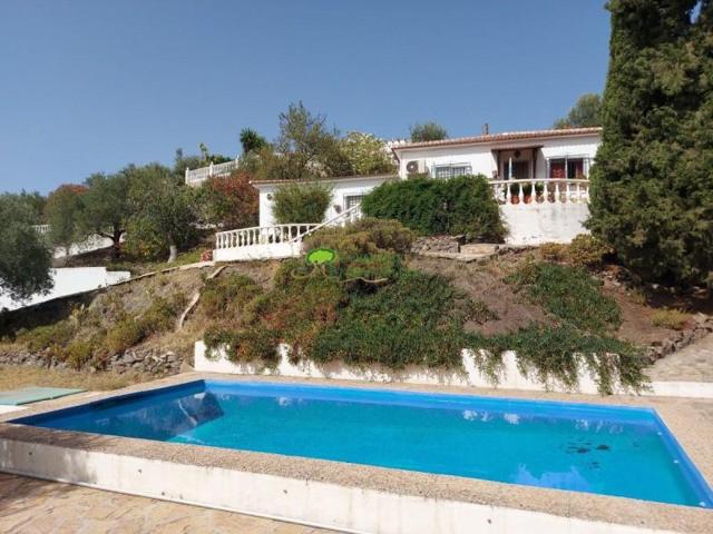 Casa con terreno en venta en Alcaucín, Alcaucin photo 0