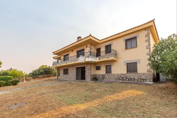 Chalet en venta en Sierra de Fuentes, Sierra de Fuentes photo 0