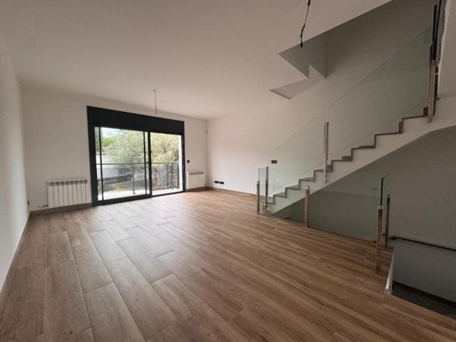 Casa en venta en La Bisbal d'Empordà photo 0