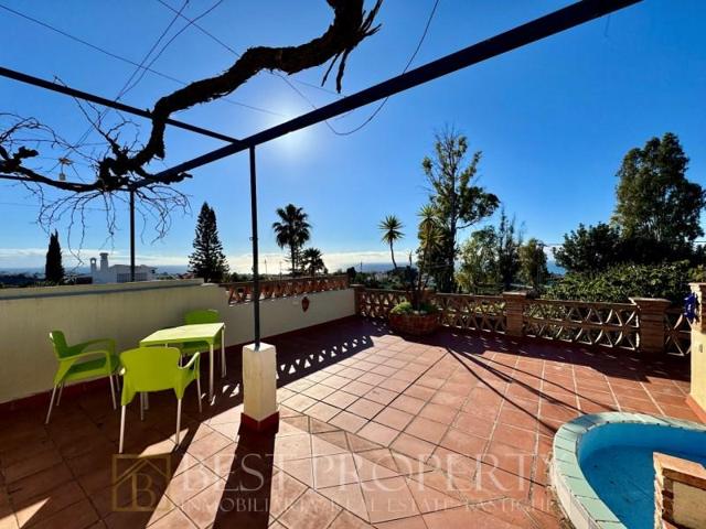 Casa con terreno en venta en Nerja photo 0