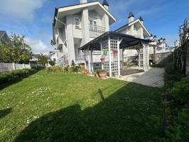 Chalet en venta en Arnuero, Castillo photo 0