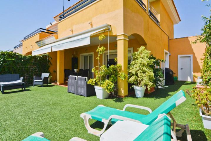 Adosada en venta en Mutxamel, Golf Bonalba photo 0