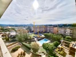 Piso en venta en Rubí photo 0