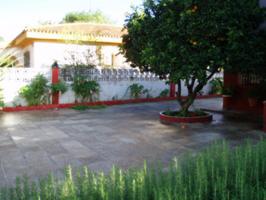 Chalet en venta en Mairena del Alcor, Urbanizaciones photo 0