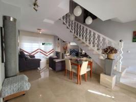 Adosada en venta en Badajoz, Ciudad Jardin photo 0