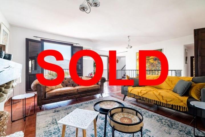 Casa en venta en Piñar, Pinos del Valle photo 0