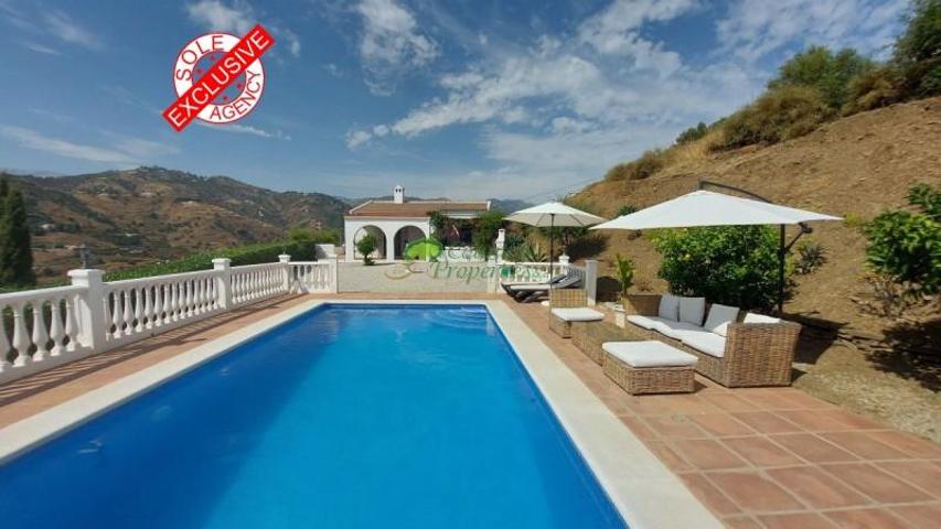 Casa con terreno en venta en Torrox, Torrox photo 0