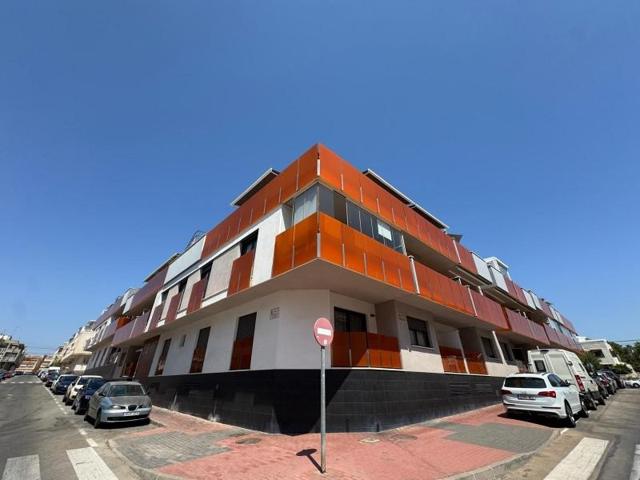 Apartamento en venta en Torrevieja, Playa de los locos photo 0