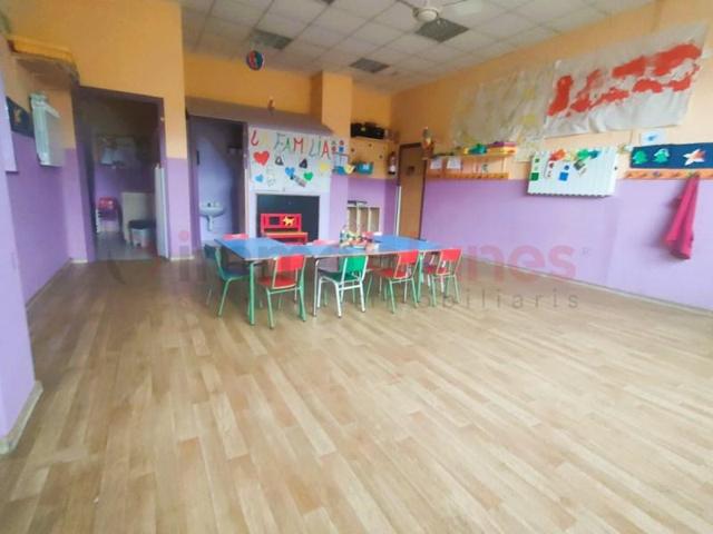 Local comercial en venta en Blanes photo 0