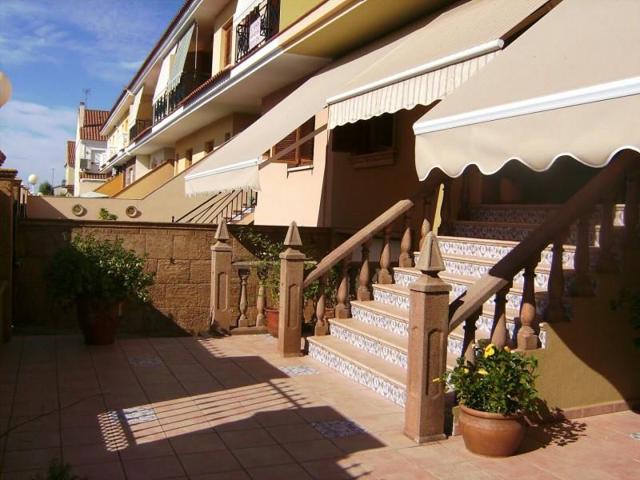 Adosada en venta en Almendralejo, Polideportivo - Calle Portugal photo 0